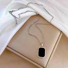 Primary (SEO-friendly): Fashion Square Necklace for Women | Korean Style Black Geometric Pendant Collar Chain Jewelry  Shorter version: Korean Style Black Square Pendant Necklace for Women